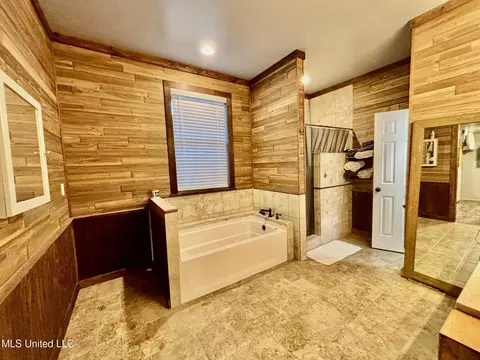 Bath - 1614 Hwy 583, Jayess, MS 39641 photo 3 of 4
