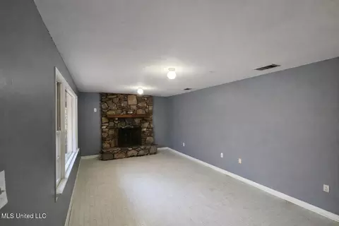 Living - 4620 Sutton Ave, Moss Point, MS 39563 photo 1 of 1