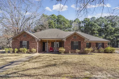 4560 Rebekah Park Dr, Olive Branch, MS 38654