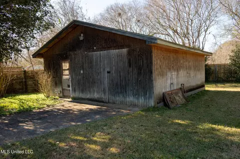 Exterior - 116 Pecan Way, Natchez, MS 39120 photo 3 of 4