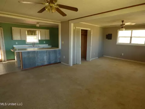 Living - 851 NW Posey Dr, Brookhaven, MS 39601 photo 1 of 2