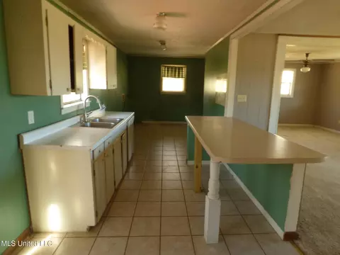 Kitchen - 851 NW Posey Dr, Brookhaven, MS 39601 photo 1 of 1