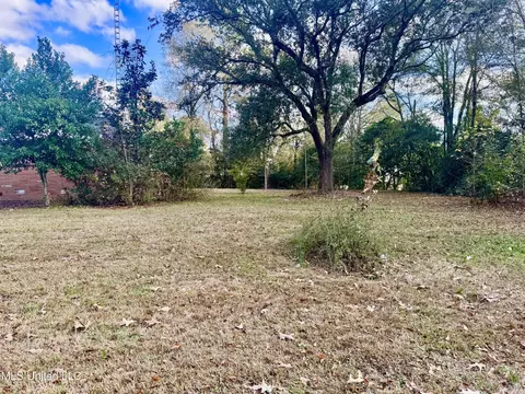 12 Fatherland Rd, Natchez, MS 39120
