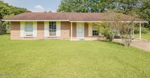 7517 Madison Dr, Biloxi, MS 39532