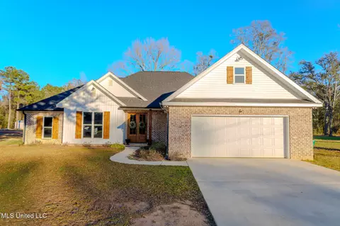24258 Misty Ln, Lucedale, MS 39452