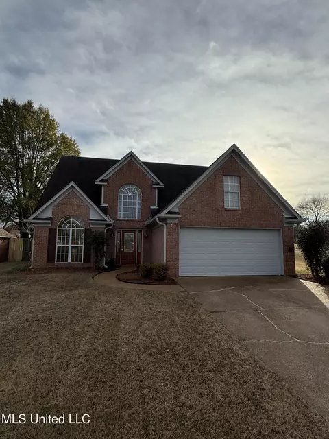 9195 Lakeside Dr, Olive Branch, MS 38654