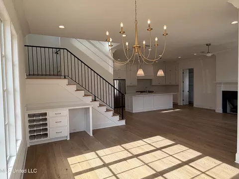 Living - 105 Commonwealth Dr, Madison, MS 39110 photo 2 of 2