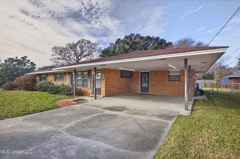 105 Suffolk Dr, Long Beach, MS 39560
