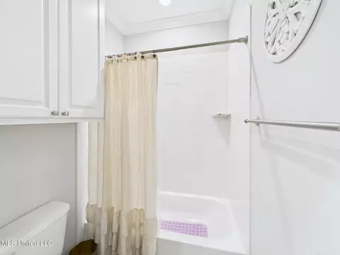 Bath - 409 Pilot Cir, Brandon, MS 39047 photo 4 of 5