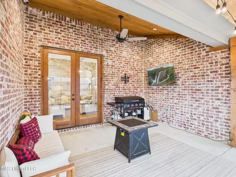 Exterior - 409 Pilot Cir, Brandon, MS 39047 photo 6 of 13