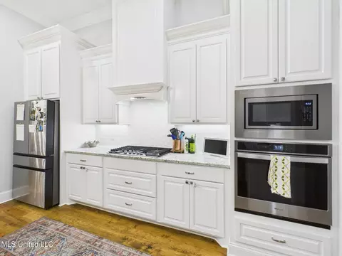 Kitchen - 409 Pilot Cir, Brandon, MS 39047 photo 3 of 3