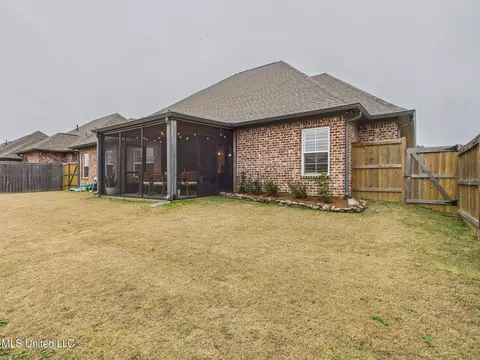 Exterior - 409 Pilot Cir, Brandon, MS 39047 photo 9 of 13