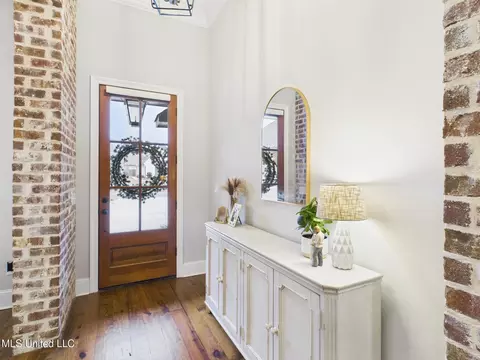 Entry Way - 409 Pilot Cir, Brandon, MS 39047 photo 1 of 6