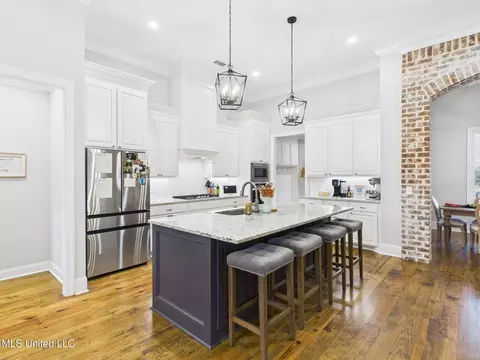 Kitchen - 409 Pilot Cir, Brandon, MS 39047 photo 2 of 3