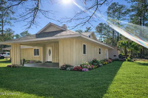 1 Holly, Diamondhead, MS 39525