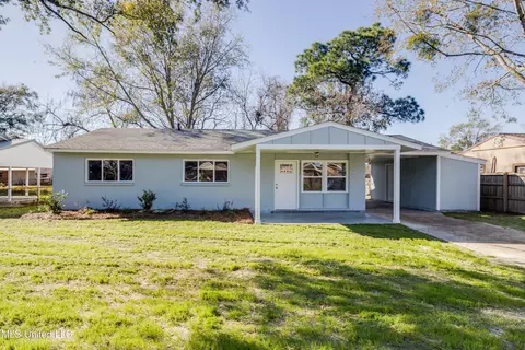 3211 Moreland St, Pascagoula, MS 39567