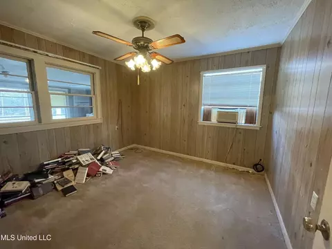 Bedroom - 1047 Pearl Valley Rd, Wesson, MS 39191 photo 5 of 5
