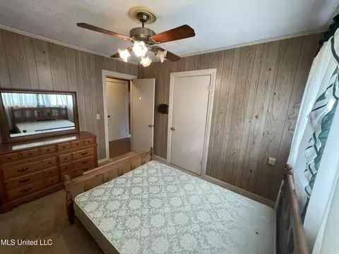 Bedroom - 1047 Pearl Valley Rd, Wesson, MS 39191 photo 2 of 5