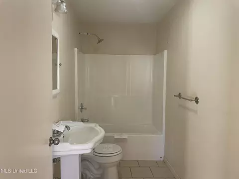Bath - 412 Madison Ave, Wiggins, MS 39577 photo 1 of 1