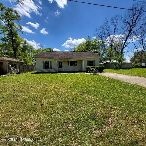 412 Madison Ave, Wiggins, MS 39577