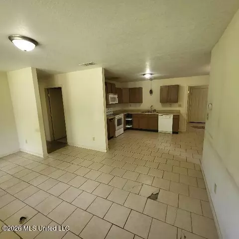 Living - 412 Madison Ave, Wiggins, MS 39577 photo 1 of 1
