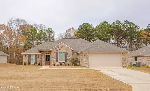 256 Chartleigh Cir, Canton, MS 39046
