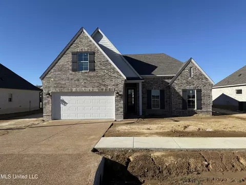 3093 School Loop Rd, Lake Cormorant, MS 38641