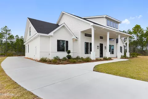 11039 Grace Dr, Gulfport, MS 39503