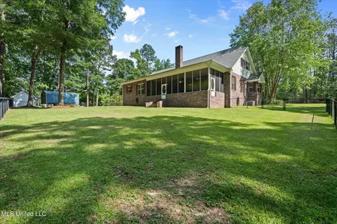 Exterior - 10 Lakeview Dr, Purvis, MS 39475 photo 3 of 5