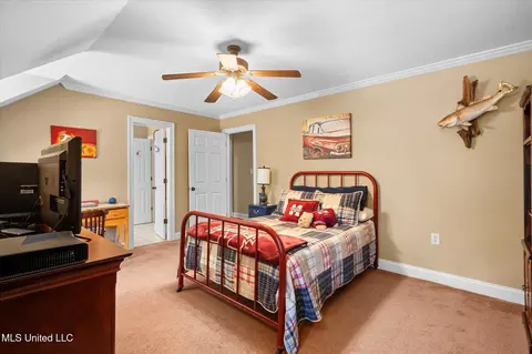 Bedroom - 10 Lakeview Dr, Purvis, MS 39475 photo 6 of 8