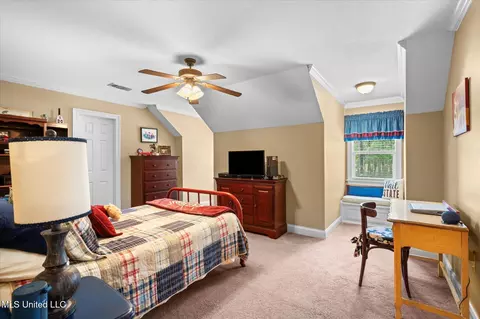 Bedroom - 10 Lakeview Dr, Purvis, MS 39475 photo 5 of 8