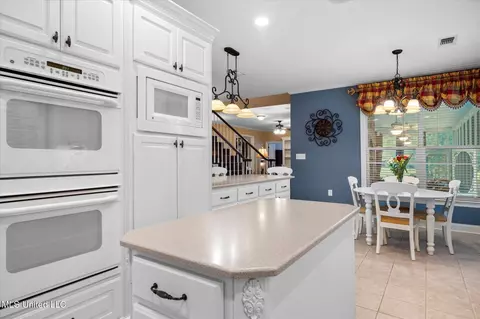 Kitchen - 10 Lakeview Dr, Purvis, MS 39475 photo 4 of 5