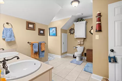 Bath - 10 Lakeview Dr, Purvis, MS 39475 photo 5 of 6