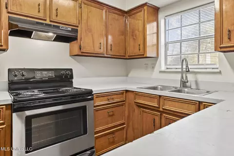 4670 Londonderry Dr, Jackson, MS 39206 photo 10