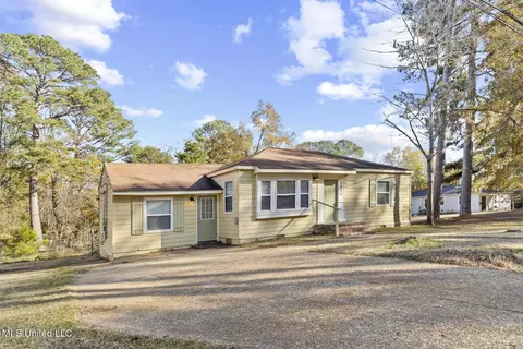 4670 Londonderry Dr, Jackson, MS 39206 photo 3