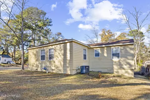 4670 Londonderry Dr, Jackson, MS 39206 photo 4