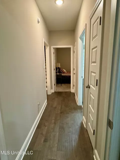 Entry Way - 521 Abey Ln, Hernando, MS 38632 photo 5 of 6