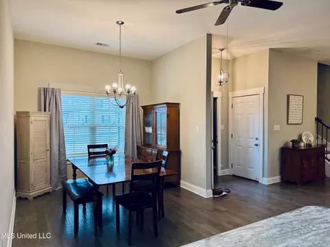 Dining - 521 Abey Ln, Hernando, MS 38632 photo 1 of 1