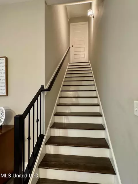Entry Way - 521 Abey Ln, Hernando, MS 38632 photo 6 of 6