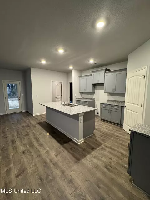 107 Harvest Dance Dr, Byhalia, MS 38611