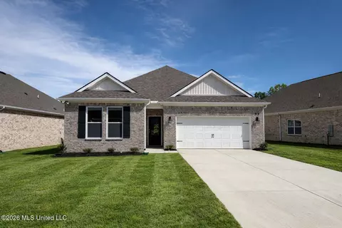 48 Powell Pl, Byhalia, MS 38611