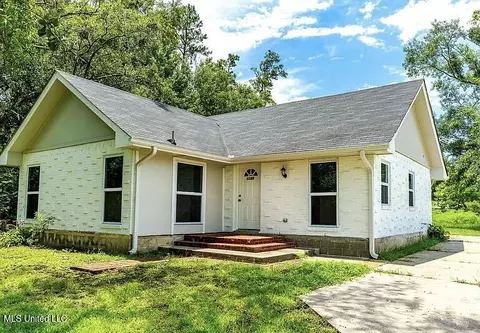 6535 Lakeshore Rd, Bay Saint Louis, MS 39520