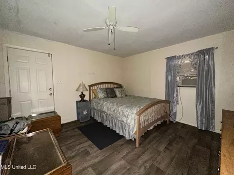 Bedroom - 7 Junkin St, Natchez, MS 39120 photo 1 of 3