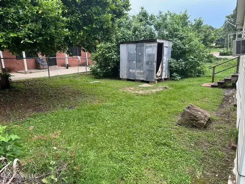 Exterior - 7 Junkin St, Natchez, MS 39120 photo 2 of 2
