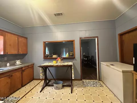 Kitchen - 7 Junkin St, Natchez, MS 39120 photo 2 of 3