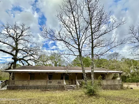 43 Mccarty Island Rd, Picayune, MS 39466