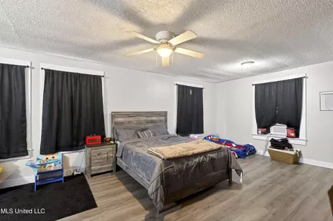 Bedroom - 7621 Elder Ferry Rd, Moss Point, MS 39563 photo 4 of 6