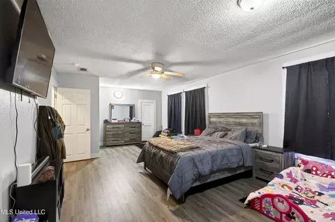 Bedroom - 7621 Elder Ferry Rd, Moss Point, MS 39563 photo 5 of 6