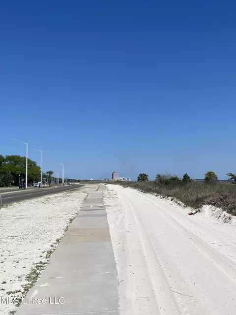 1602 Beach Blvd, Biloxi, MS 39531 photo 5