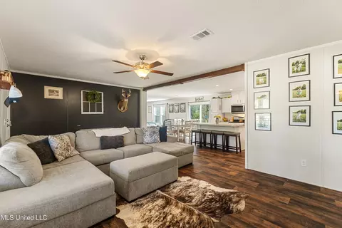 36 Powers Dr, Laurel, MS 39443 photo 9